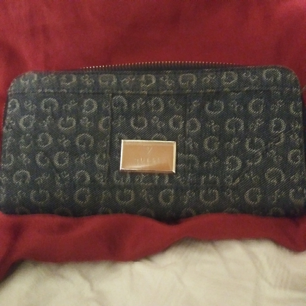 Guess wallet